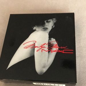 MAC Forever Marilyn Beauty Powder LE